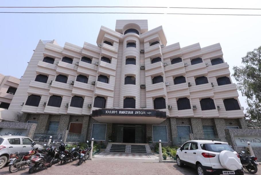 Hotel Krishna Palace Ayodhya Esterno foto