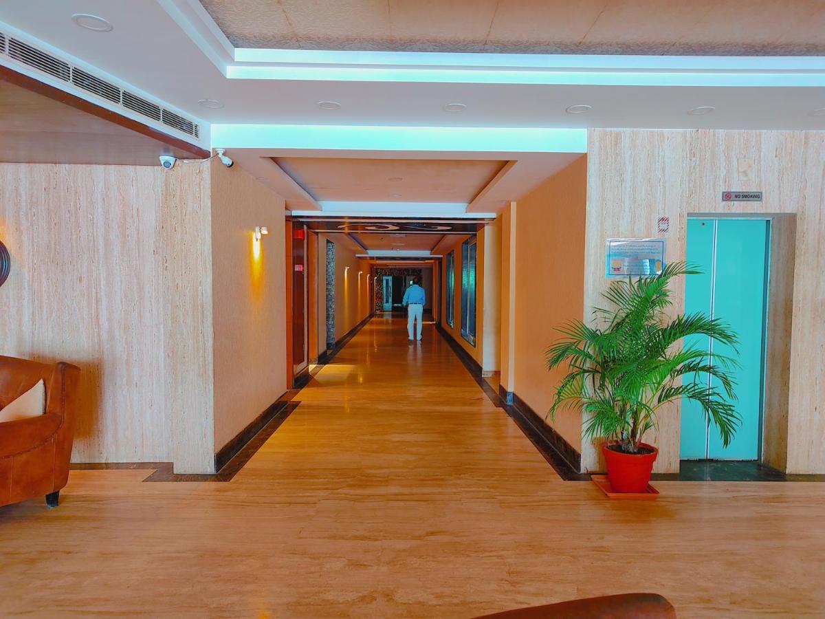 Hotel Krishna Palace Ayodhya Esterno foto